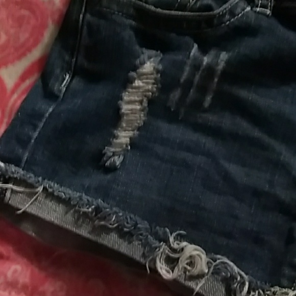 Short - Picture 2 of 5